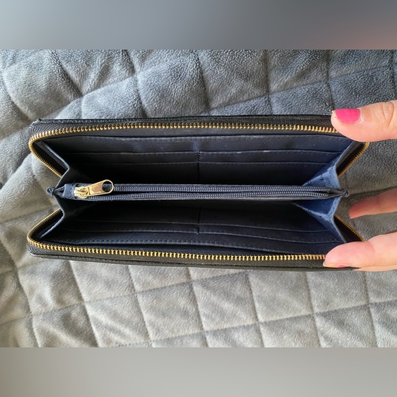 Tommy Hilfiger Wallet - Picture 4 of 4